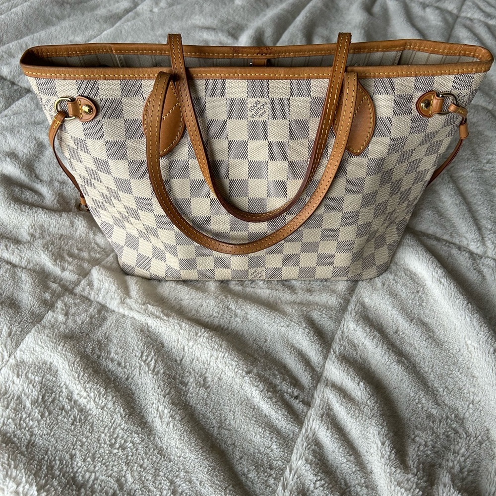 Louis Vuitton PM Neverfull